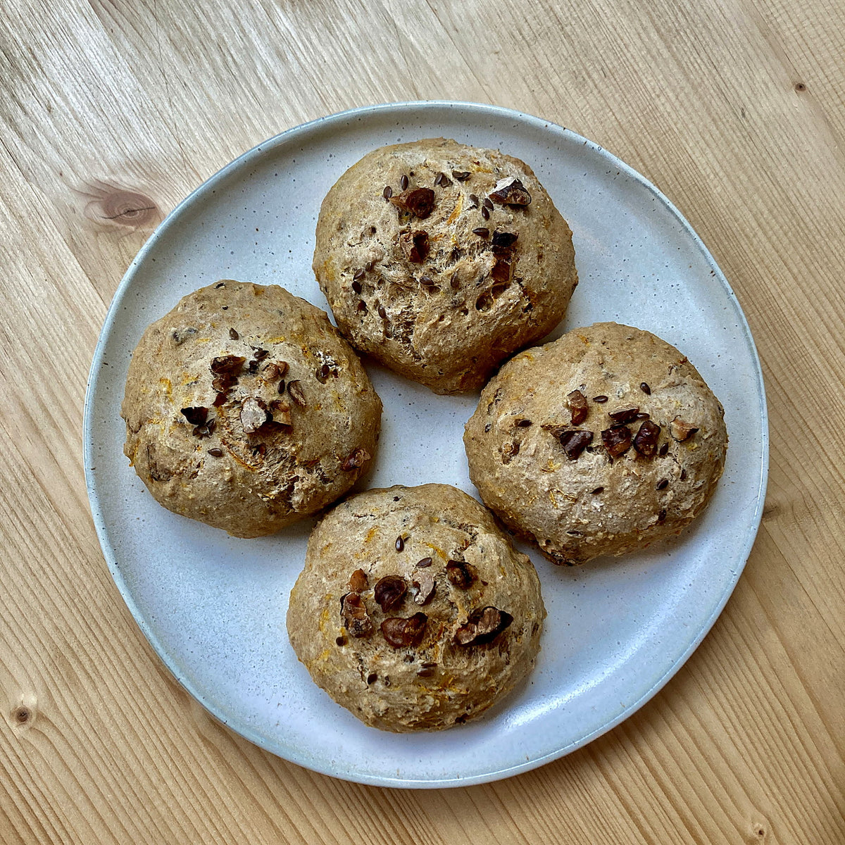 4 glutenfria frallor med valnötter och morot