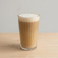 Ekologisk fairtrade iced latte med glutenfri havredryck