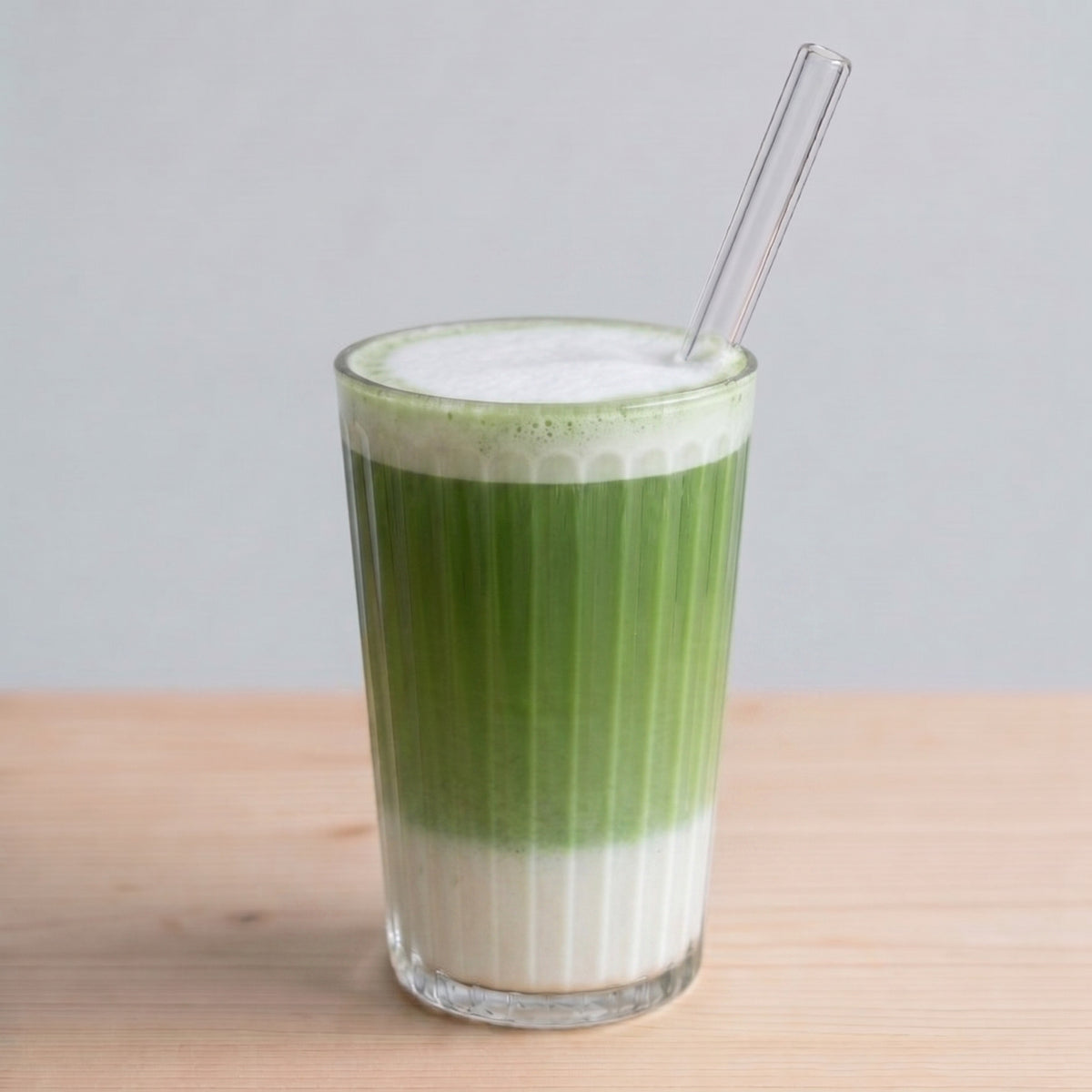 Ekologisk matcha latte med glutenfri havredryck