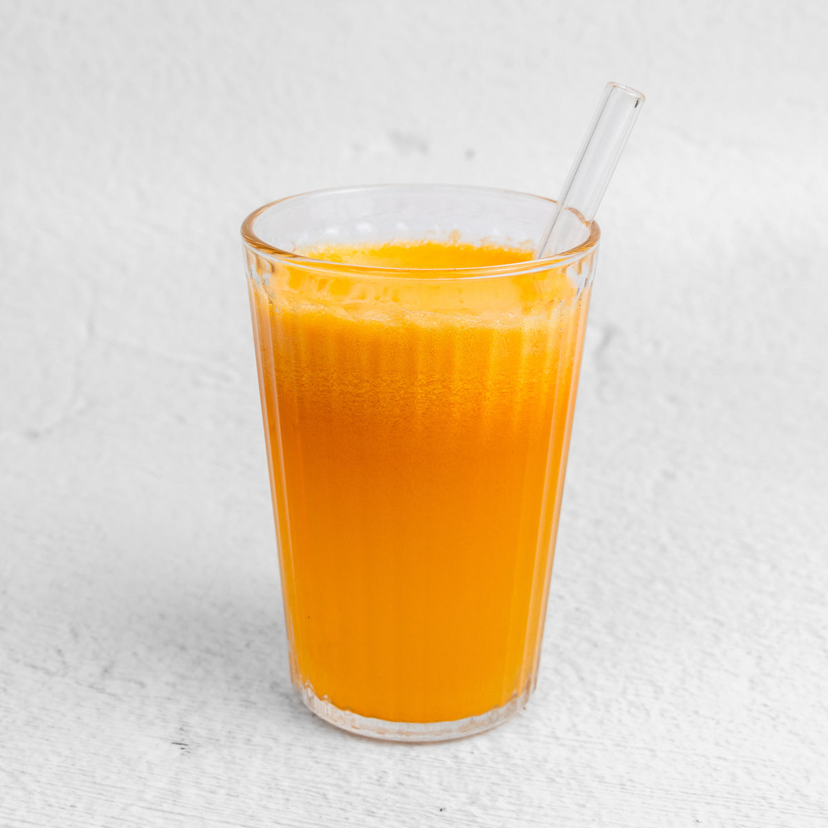 Detox Now färskpressad juice 1 liter med morot, äpple och ingefära
