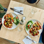 Daglig växtbaserad lunch med färska naturliga råvaror och sallad